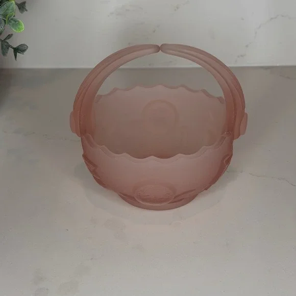 Vintage 1980s Lenox Imperial Pink Frosted Satin Glass Buttons & Bow Basket 5" - Picture 1 of 10